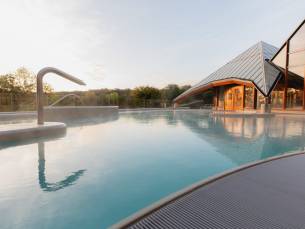 NS Combi-Deal! Verblijf in het LUXE 4*-Wellnesshotel Thermae 2000 in Zuid-Limburg incl. ontbijt, ONBEPERKT toegang & NS treinretour