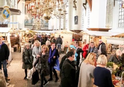 Entree Brocante & Antiekfair in de Grote Kerk van Edam + koffie/thee en ambachtelijke koek