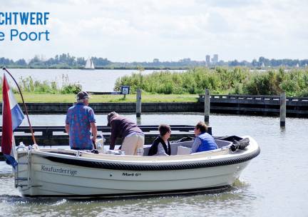 Huur sloep of pontonboot voor halve of hele dag (1 t/m 10 pers.)