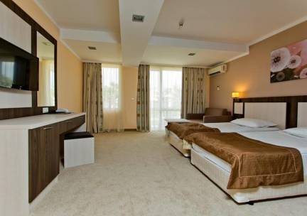 DIT Evrika Beach Club Hotel
