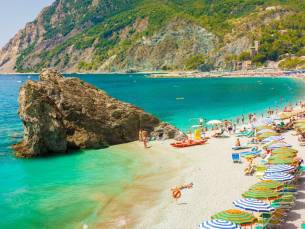 Ervaar 'La Dolce Vita' tijdens een onbezorgde autovakantie naar de zonnige Ligurische Bloemenrivi&egrave;ra o.b.v. halfpension