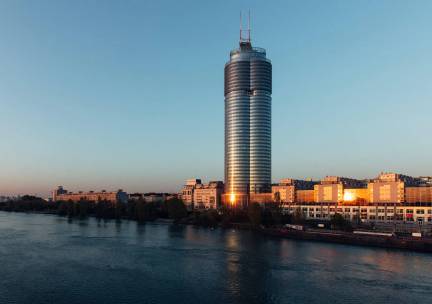 harry's home Wien Millennium Tower