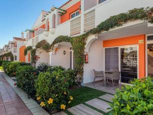 Bungalows Cordial Green Golf