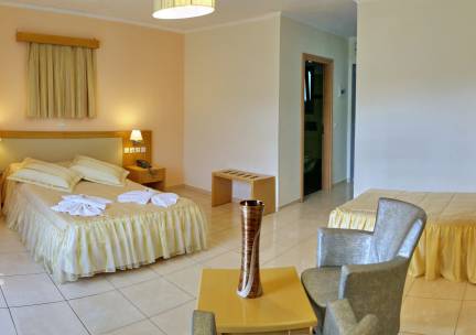Theofilos Superior Hotel