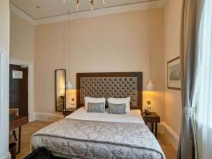 Lansbury Heritage Hotel