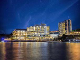 Charisma De Luxe Hotel