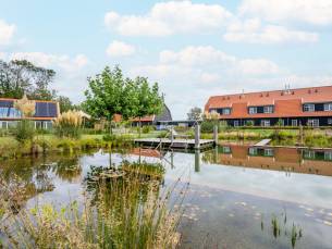 Private business villa met 18 hotelkamers