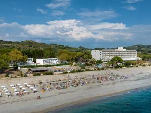 Hotel Ninos Grand Beach Resort