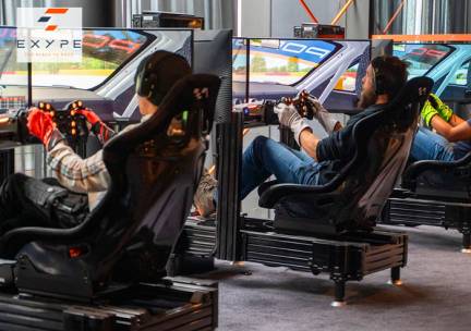 2 sessies in een autoracesimulator bij Exype