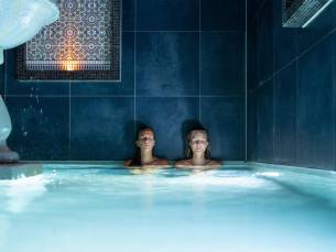 Geniet in een sfeervol 4*-hotel aan het water in het hart van Terherne incl. ontbijt en 1entree voor Thermen & Beauty Leeuwerikhoeve