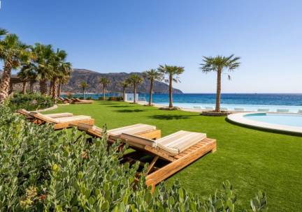 Ontdek de magie van het Griekse eiland Karpathos in een LUXE 5*-hotel incl. vlucht, huurauto & o.b.v. halfpension