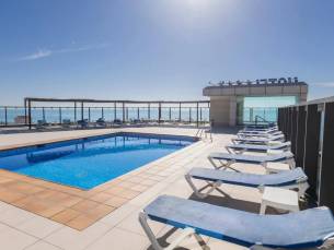 Met het gezin naar de Costa del Sol! 4*-hotel met rooftop zwembad & terras, rustig gelegen aan de Middellandse Zee incl. vlucht & o.b.v logies of ontbijt