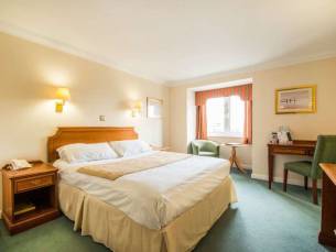 Arden Hotel & Leisure Club