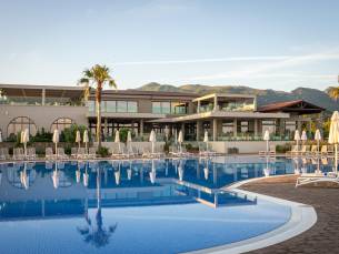 Almyros Beach Resort & Spa