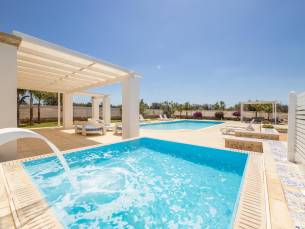 Malaspina Luxury Pool