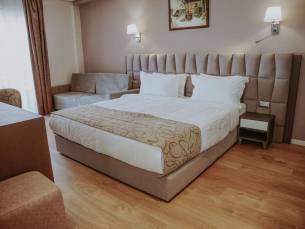 Doanesia Premium Hotel & Spa