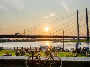 Mega Deal! ???? Verblijf in Düsseldorf incl. LUXE ontbijt + welkomstdrankje + verblijf in 4*-Crowne Plaza hotel!
