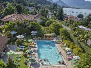 IN PRIJS VERLAAGD! ⚡️ Geniet van een verblijf in Stresa met panoramisch uitzicht over Lago Maggiore en de Borromeïsche Eilanden incl. ontbijt, 4-gangendiner en gratis gebruik van het buitenzwembad!
