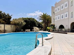 Hotel Karteros