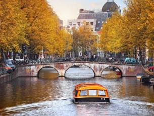 ✨ Ontdek bruisend Leiden op z'n best: MODERN 4*-hotel in het hart van de stad incl. ontbijt & NS-treinretour!