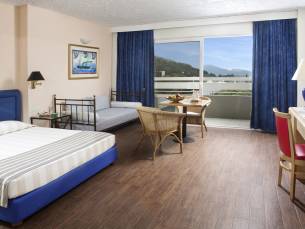 Fly & Go Dionysos Hotel