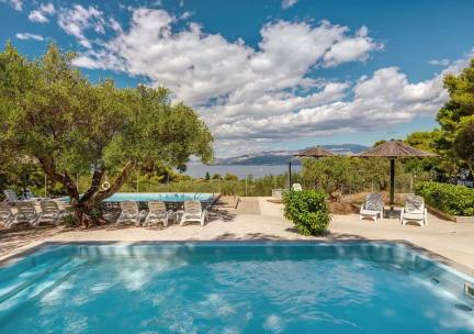 Waterman Beach Village camp & glamping