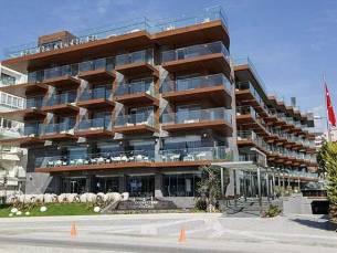 DoubleTree by Hilton Kusadasi