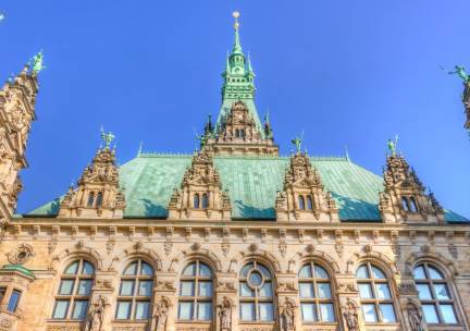 Ontdek het bruisende Hamburg! 4*-hotel met wellness + een perfecte ligging in hartje Hamburg incl. ontbijt