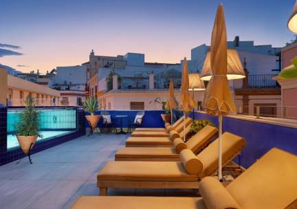 Vlieg naar Sevilla en geniet van een stijlvol boutique hotel met rooftop zwembad, ontbijt en vlucht inbegrepen! ????
