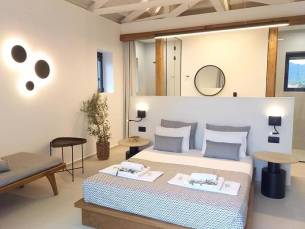 Niki Studios Sea-Front