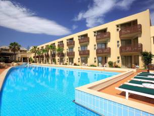 8 daagse vliegvakantie naar Giannoulis Santa Marina Plaza in agia marina, griekenland