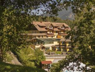 Bergavontuur met het hele gezin in Karinthi&euml;! 4*-hotel + dagelijks 5-gangendiner, GRATIS wellness en zwembad incl. Nassfeld Plus Card + nog veel MEER!