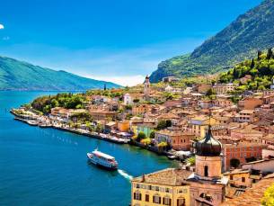 Verblijf in een hotel met zwembad Garda nabij het Gardameer incl. ontbijt en 3-gangendiner