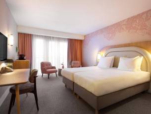 MINIVAKANTIE 3=2 SPECIAL! ⚡ Verblijf in een recentelijk GERENOVEERDE kamer in 4*-Van der Valk hotel in Eindhoven met binnenzwembad incl. ontbijt & GRATIS toegang casino + hapjes & drankjes!