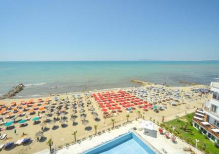 Halfpension in een Luxe 4*-resort DIRECT aan de Adriatische kust met priv&eacute;strand incl. vlucht & transfer o.b.v. halfpension