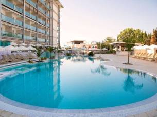 Asterias Beach Hotel