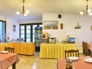 Hotel Pela
