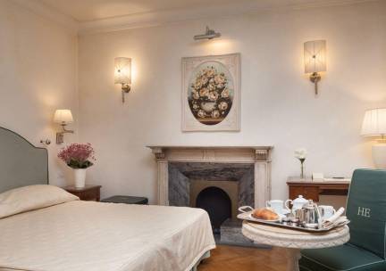 Ontdek de schoonheid van Florence! ✨ Geniet in een voormalig adelijke residentie uit de 18e eeuw nabij de rivier de Arno! Incl. vlucht en ontbijt