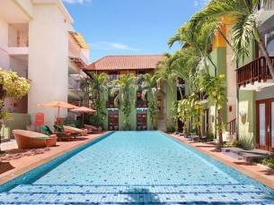 Harris Hotel Kuta Tuban