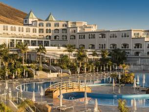 Luxe 4*- adults only hotel op het levendige Fuerteventura incl. vlucht, transfer & ontbijt of o.b.v. halfpension