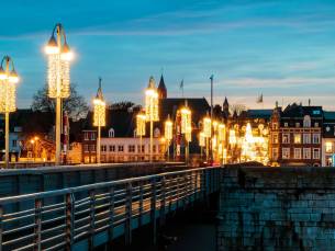 Sfeervolle kerstcruise van Maastricht via België naar Nijmegen