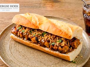 Heerlijk warm broodje + frisdrank naar keuze