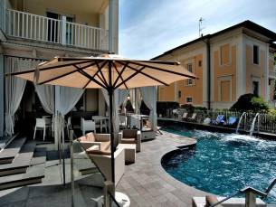 Le Rose Suite Hotel