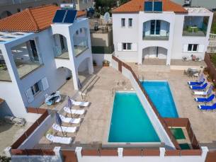 Ocean Pool & Coral Bleu Villas