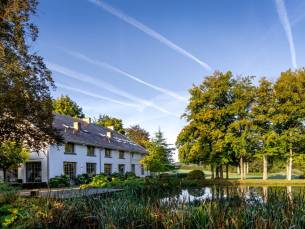 Uniek overnachten op kasteelachtig 4*-landgoed met LUXE suites in de betoverende Voerstreek net over de grens in Belgi&euml;! Incl. ontbijt of o.b.v. halfpension!