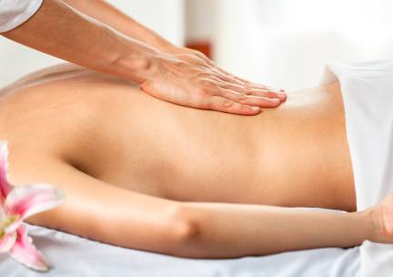 Massage of scrub-behandeling naar keuze (60 of 90 min)