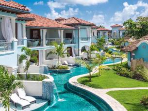 Sandals Royal