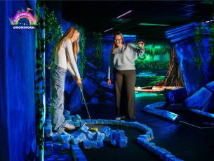 Glow Jungle Golf bij Glow Jungle Golf Groningen
