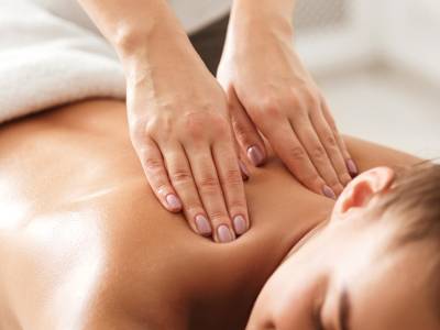 Massage naar keuze (60 of 90 min) of reikibehandeling (60 min)
