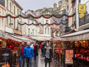KERSTDEAL! ???? Laat je 3 dagen betoveren door de unieke kerstsfeer in Valkenburg incl. ontbijt + 1hoofdgerecht & GRATIS parkeren!!